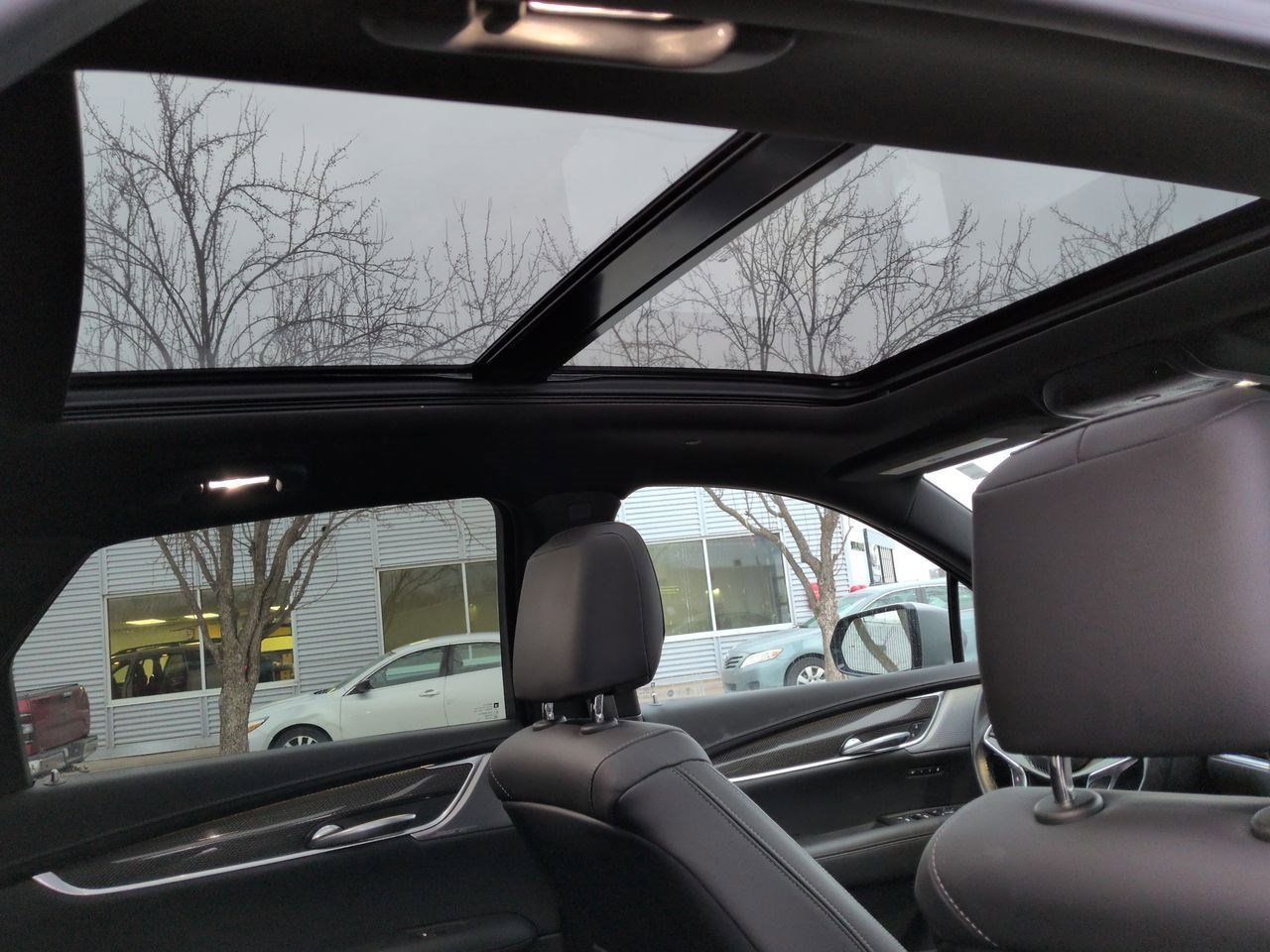 Thumbnail: 2023 Cadillac XT5 - 22