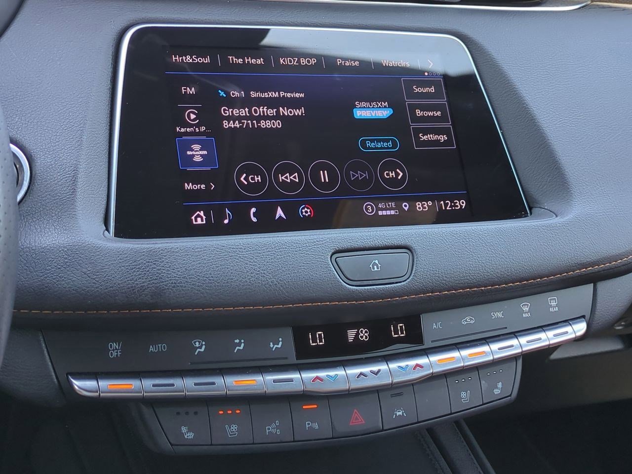 Thumbnail: 2022 Cadillac XT4 - 28
