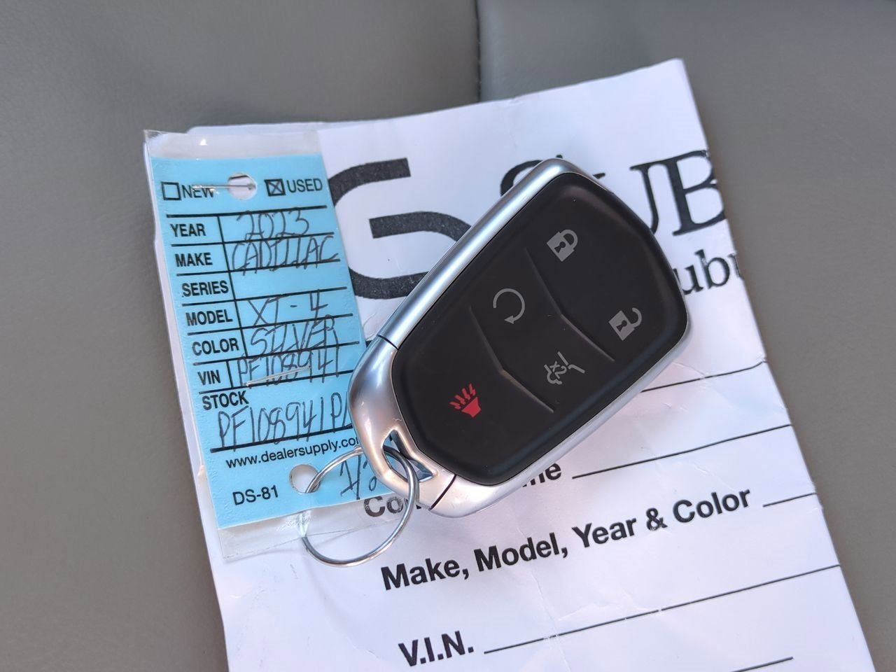 Thumbnail: 2023 Cadillac XT4 - 34