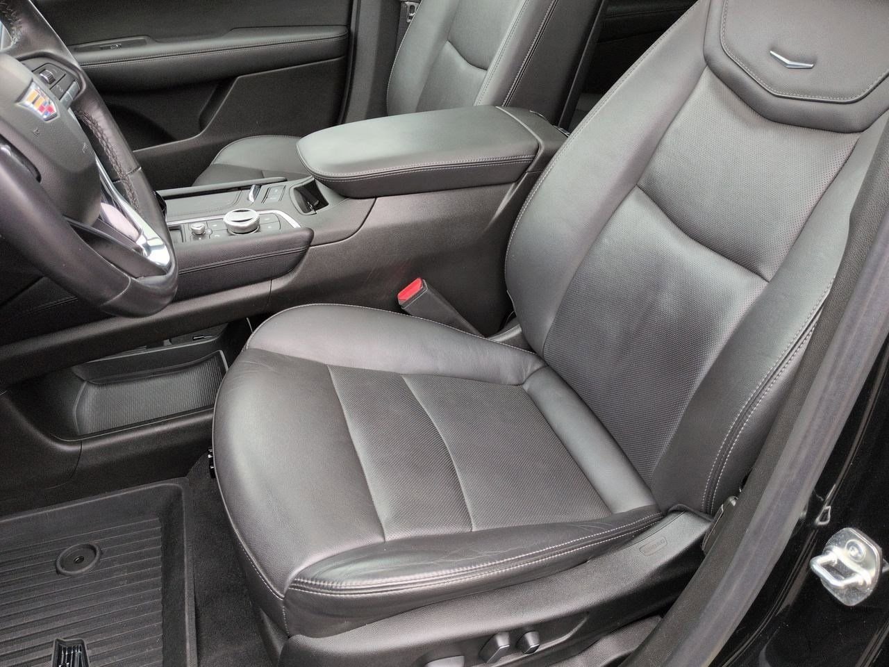 Thumbnail: 2024 Cadillac XT6 - 16