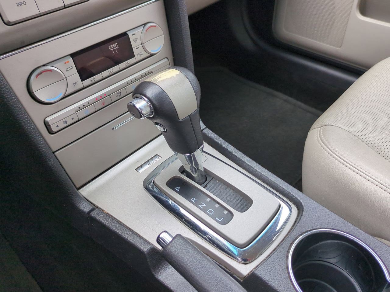Thumbnail: 2008 Lincoln MKZ - 28
