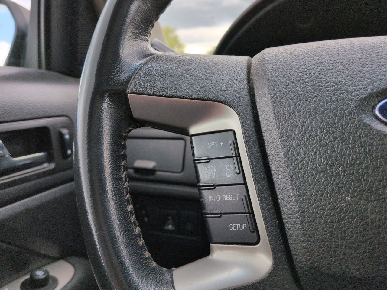 Thumbnail: 2011 Ford Fusion - 22