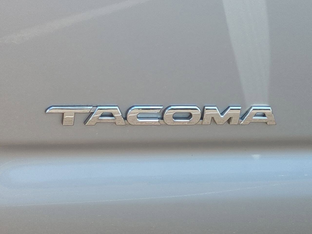 Thumbnail: 2012 Toyota Tacoma - 12