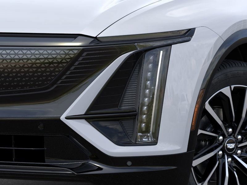 Thumbnail: 2026 Cadillac Lyriq - 10