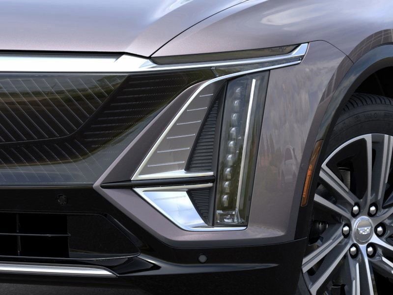 Thumbnail: 2025 Cadillac Lyriq - 10