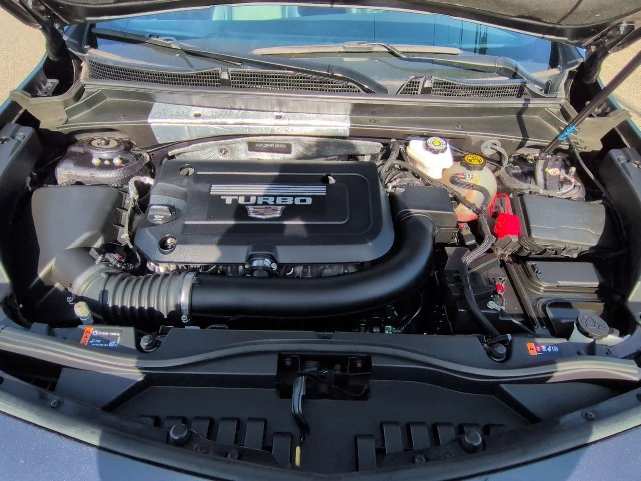 Thumbnail: 2023 Cadillac XT4 - 14