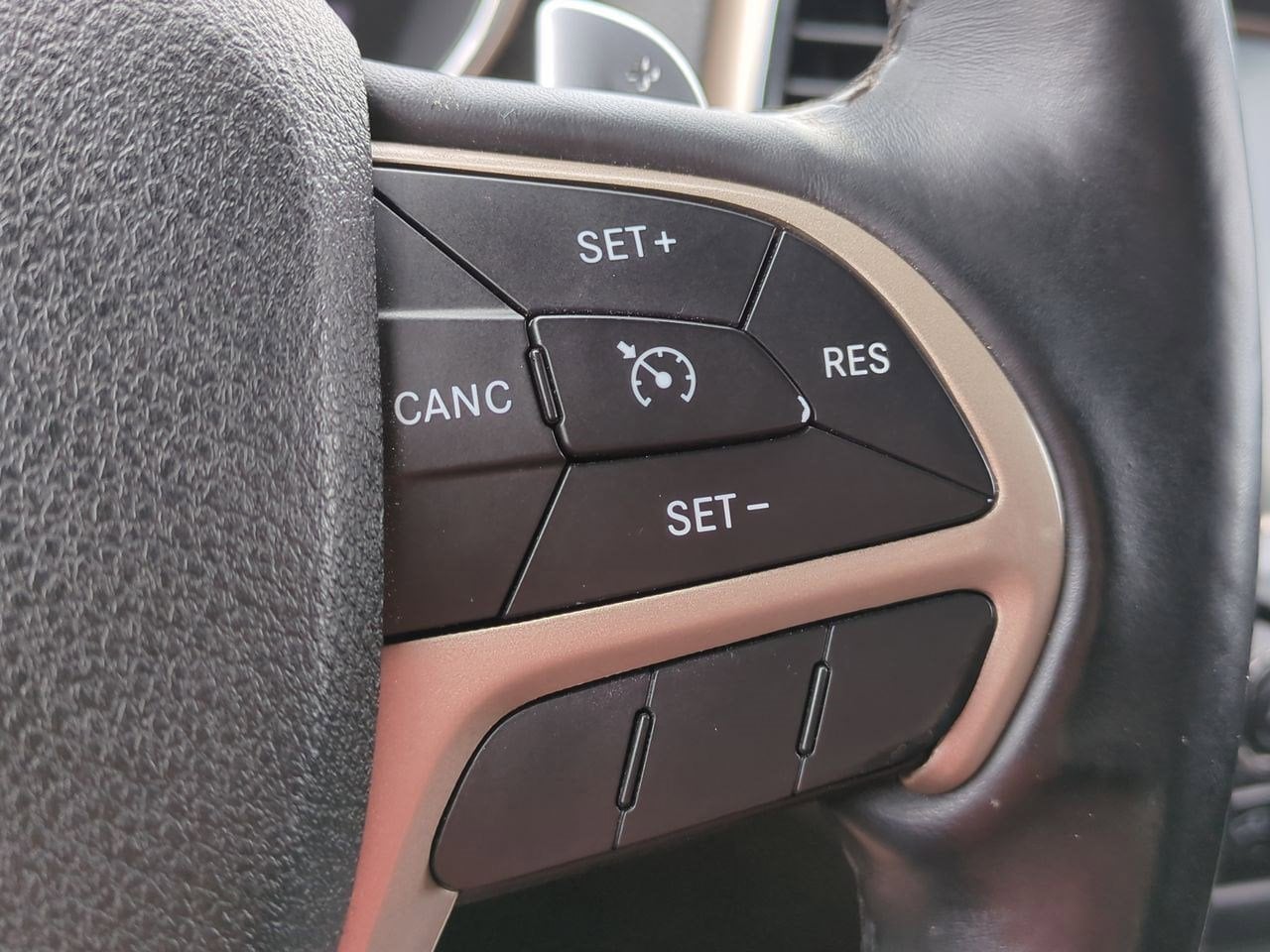 Thumbnail: 2014 Jeep Grand Cherokee - 24