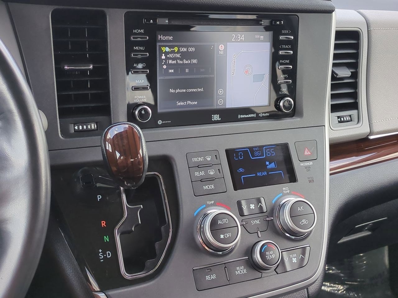 Thumbnail: 2020 Toyota Sienna - 28