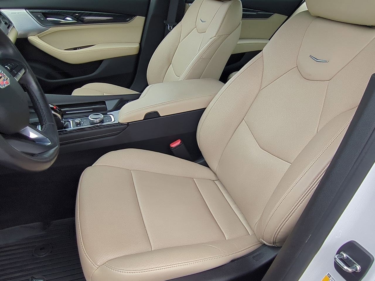 Thumbnail: 2023 Cadillac CT5 - 15
