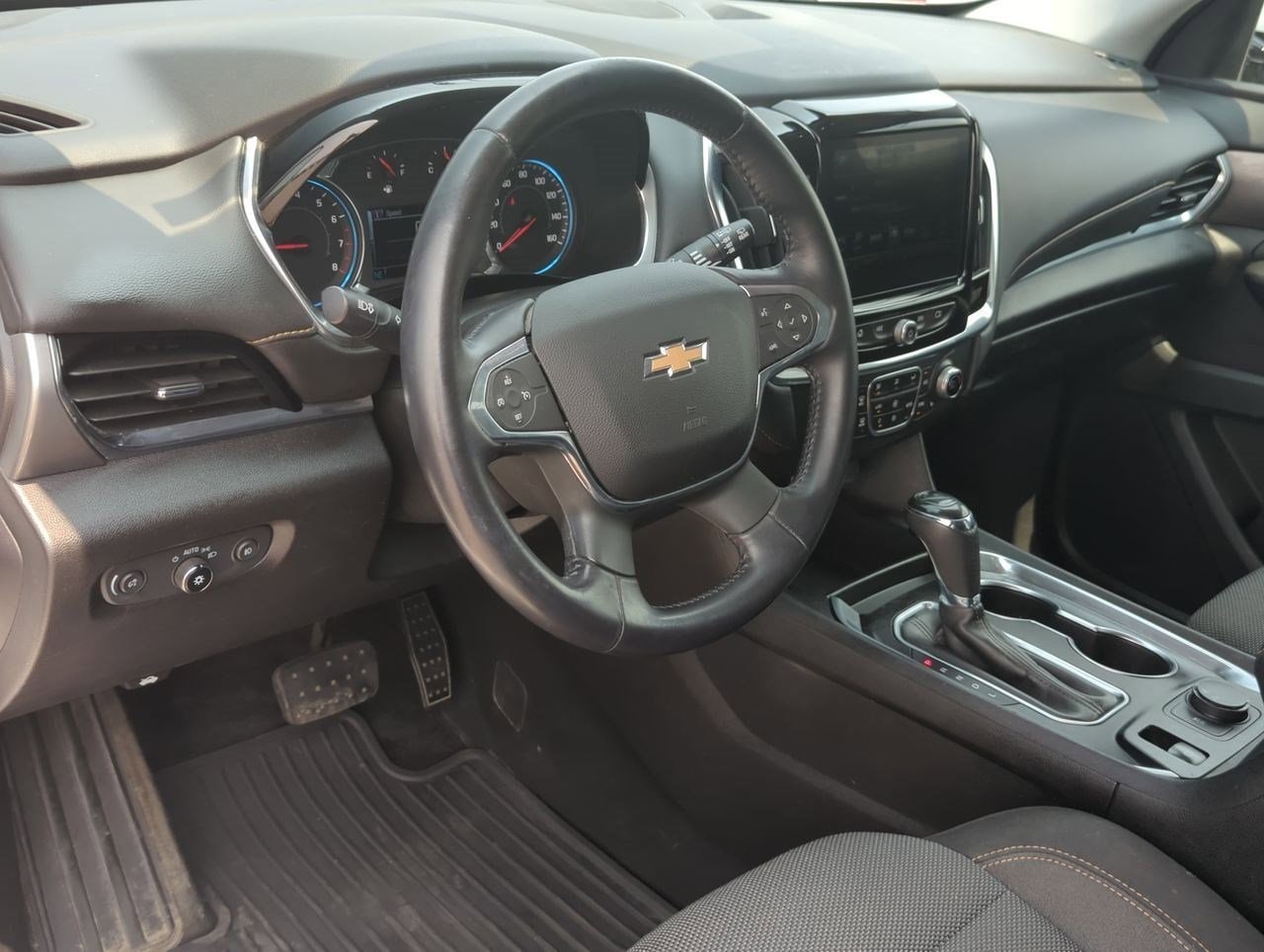 2018 Chevrolet Traverse LT 2