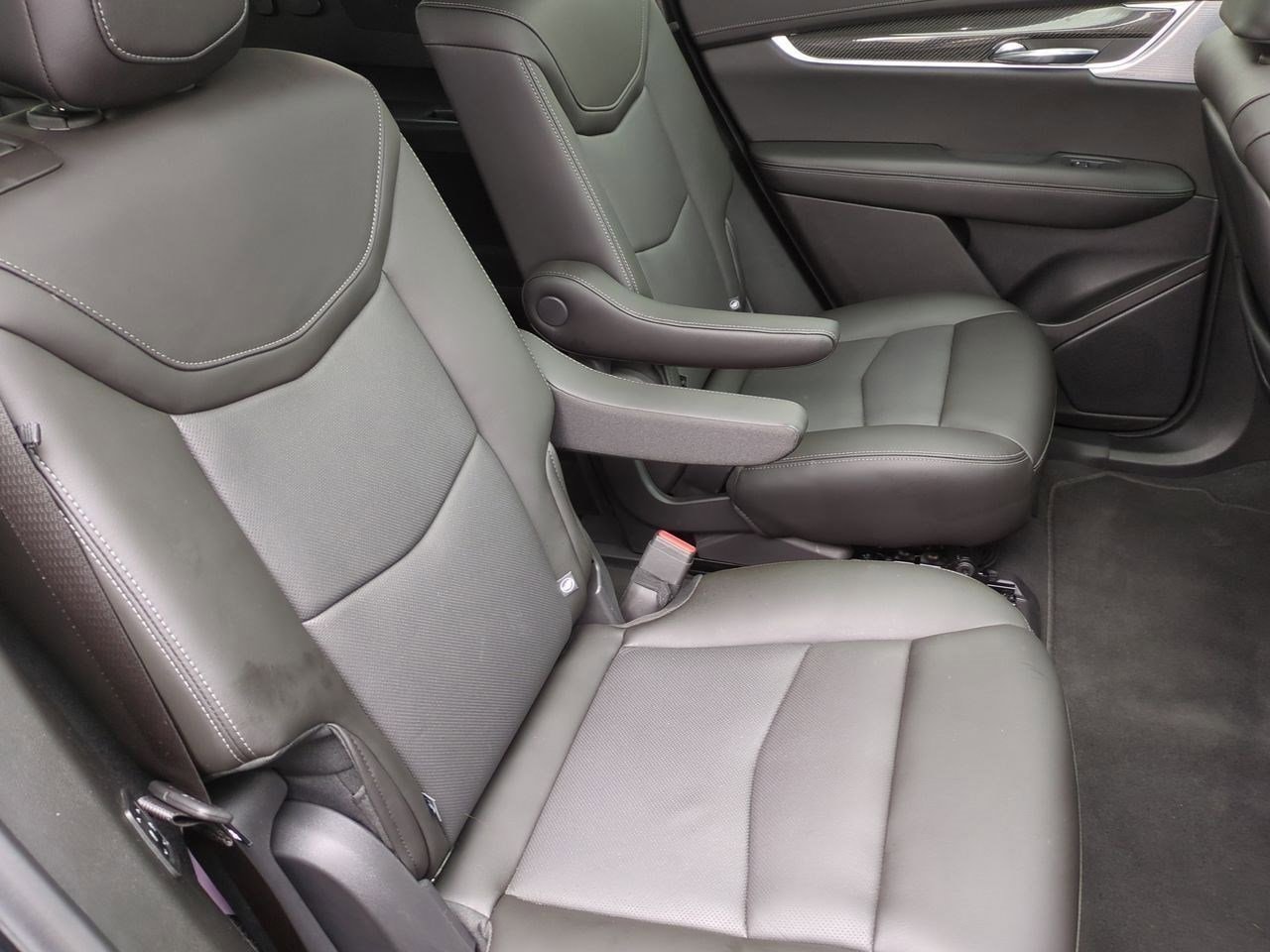 Thumbnail: 2024 Cadillac XT6 - 20