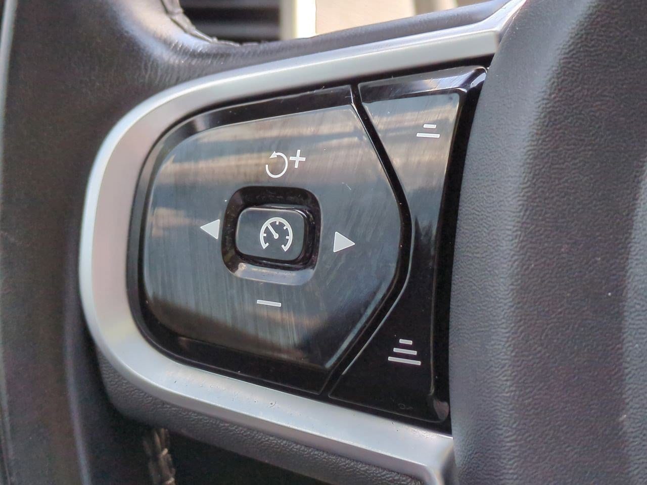 Thumbnail: 2019 Volvo XC90 - 24