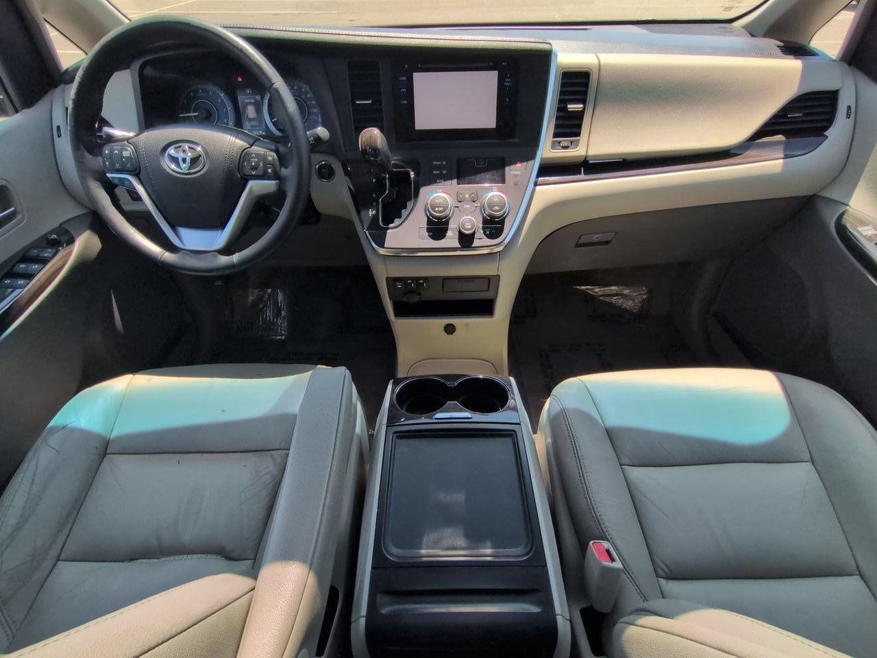 2015 Toyota Sienna XLE - Photo 14