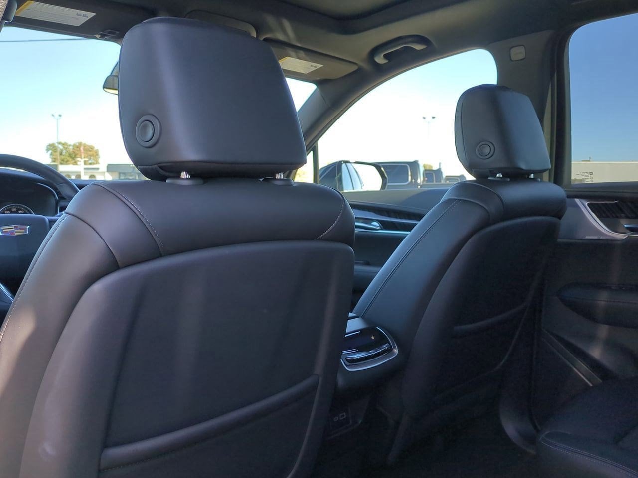 Thumbnail: 2025 Cadillac XT6 - 17