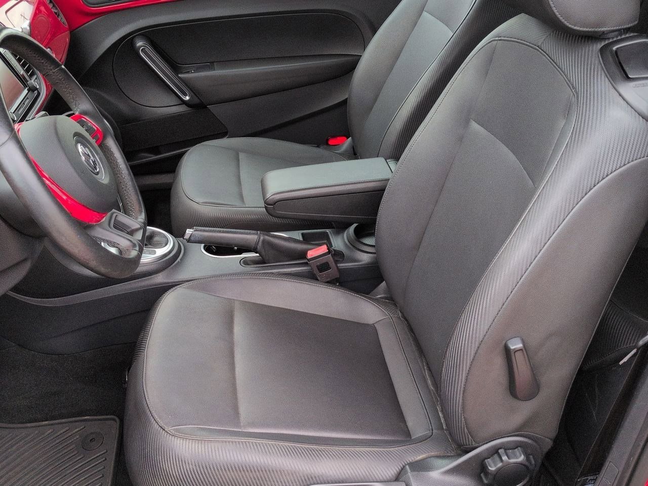 Thumbnail: 2015 Volkswagen Beetle - 15