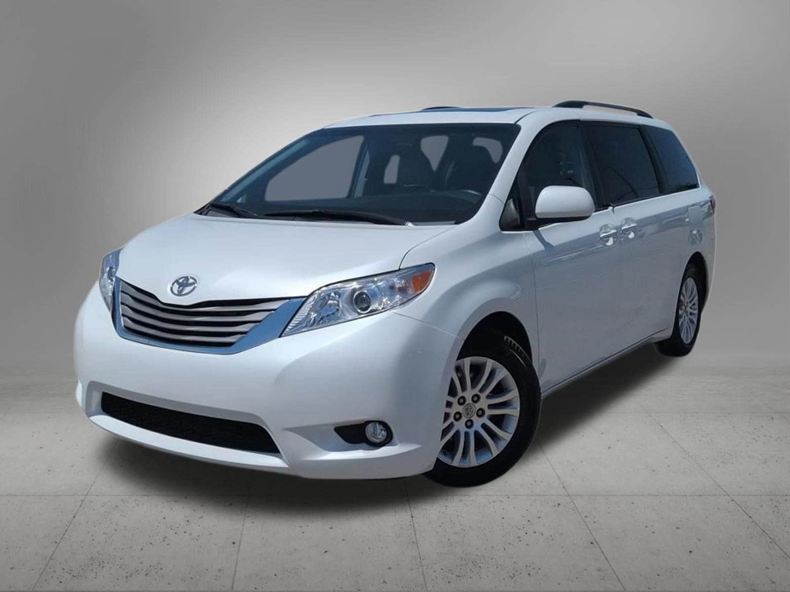 2015 Toyota Sienna XLE -
                  Troy, MI