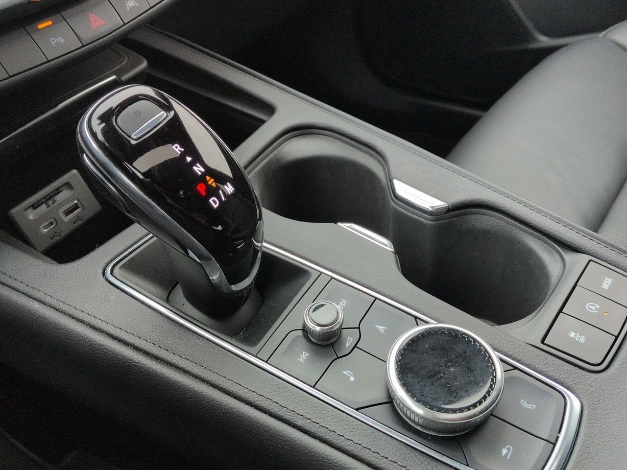 Thumbnail: 2023 Cadillac XT4 - 34