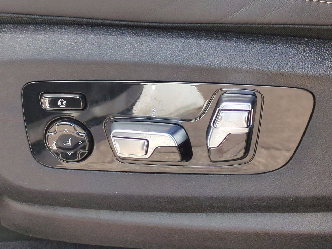 Thumbnail: 2024 BMW X5 - 15