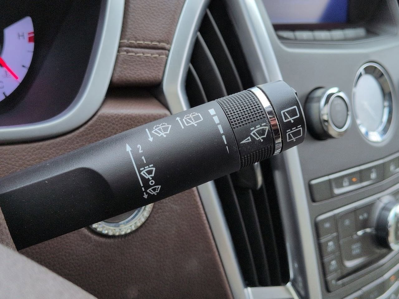 Thumbnail: 2011 Cadillac SRX - 24