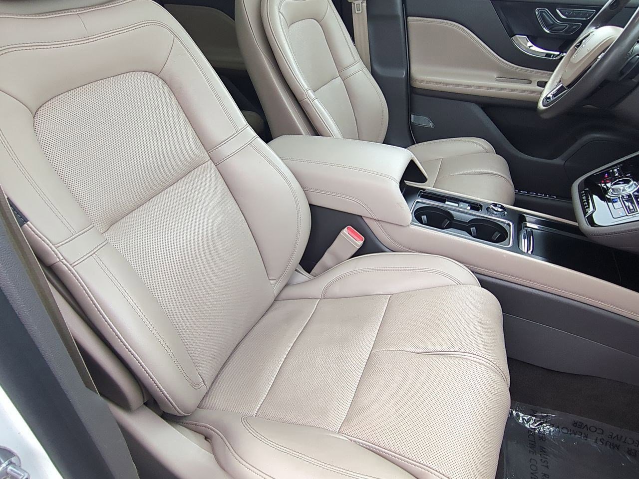 Thumbnail: 2022 Lincoln Corsair - 22