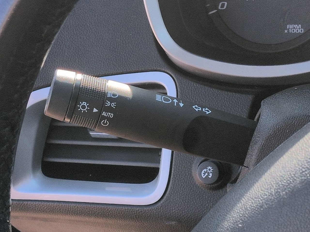 Thumbnail: 2012 Chevrolet Equinox - 26