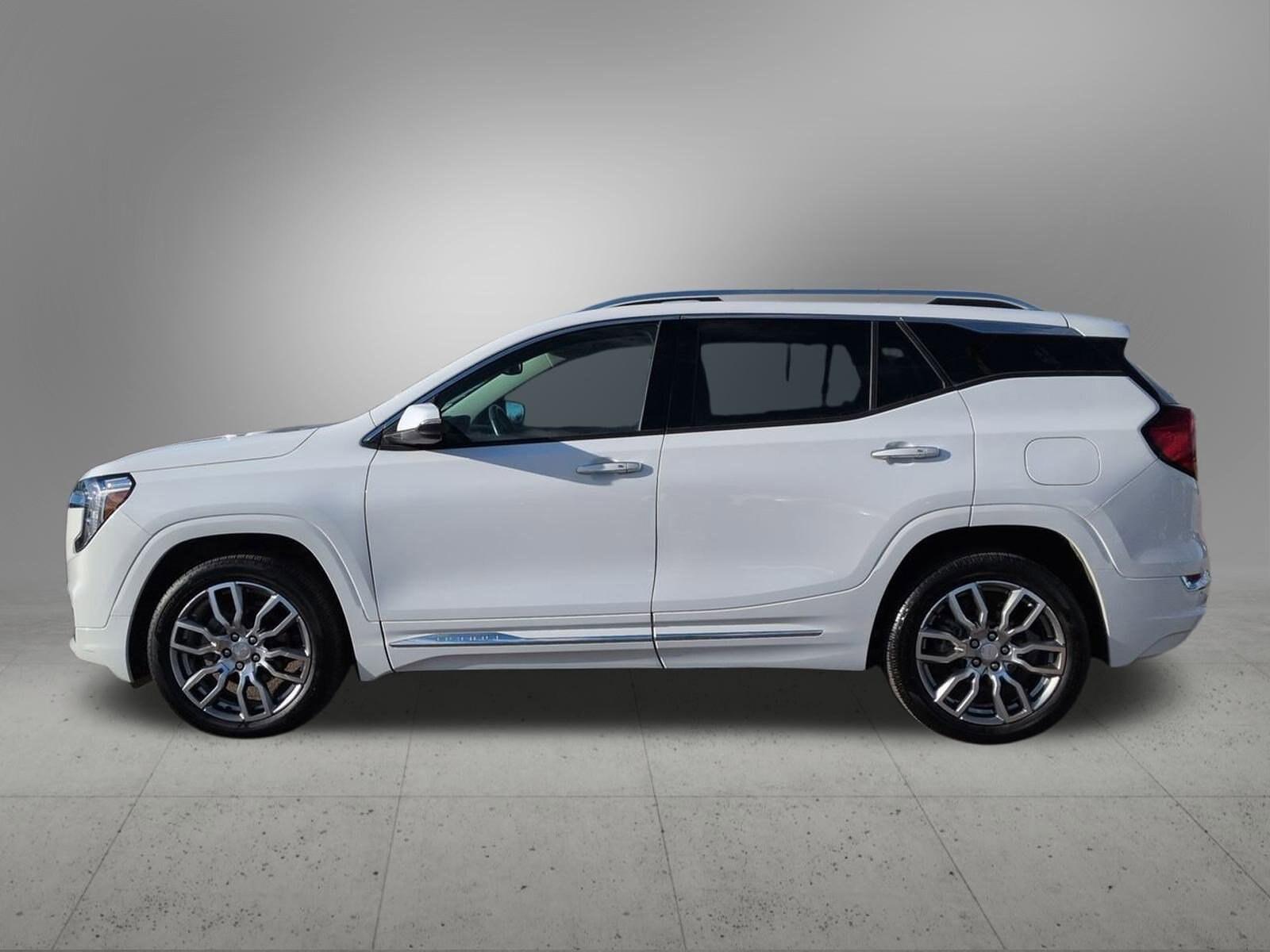 2022 Gmc Terrain Denali photo 2