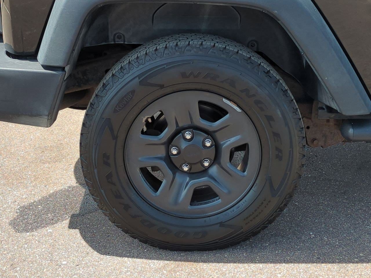 Thumbnail: 2012 Jeep Wrangler - 13