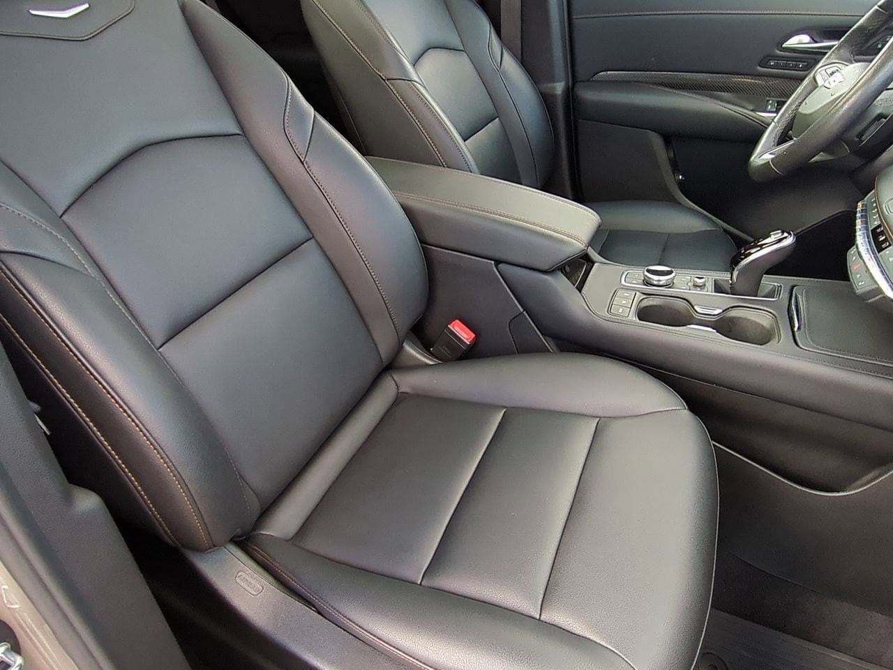 Thumbnail: 2023 Cadillac XT4 - 22