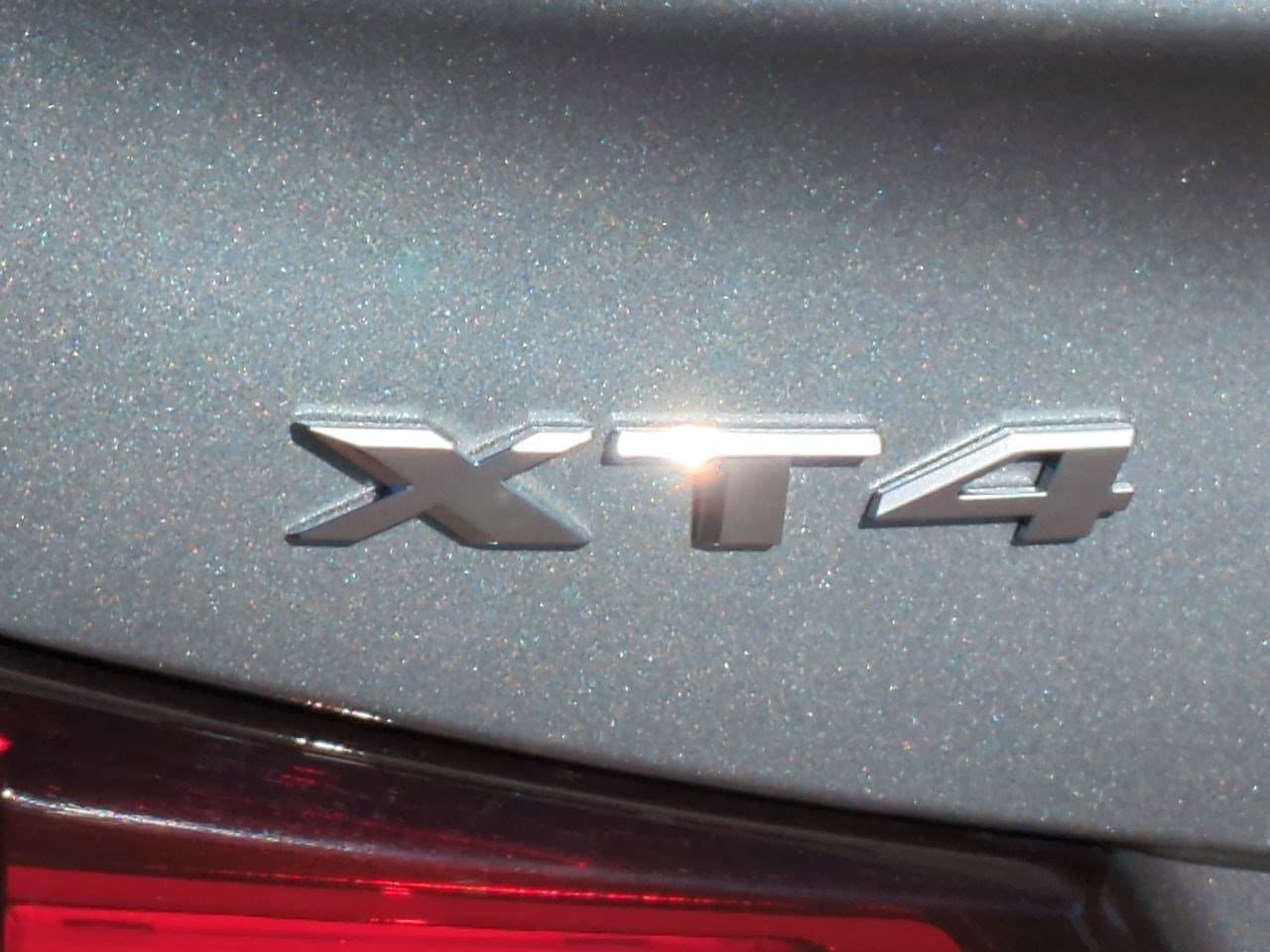 Thumbnail: 2023 Cadillac XT4 - 12