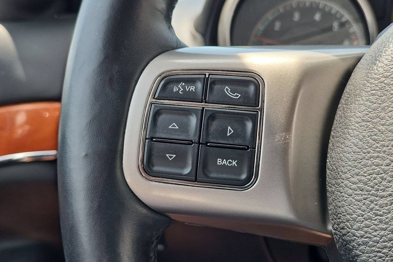 Thumbnail: 2013 Jeep Grand Cherokee - 23