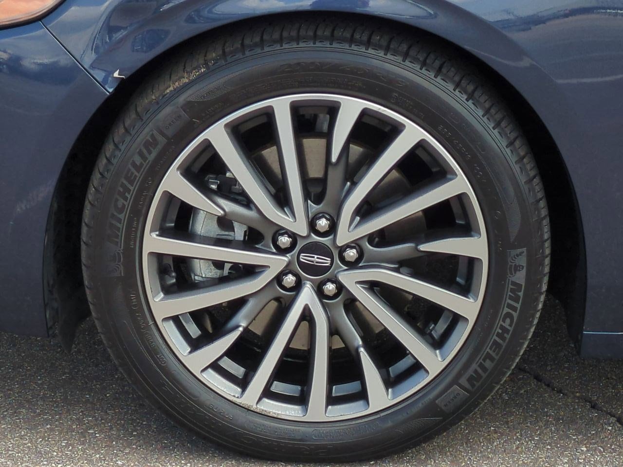 Thumbnail: 2017 Lincoln Continental - 13