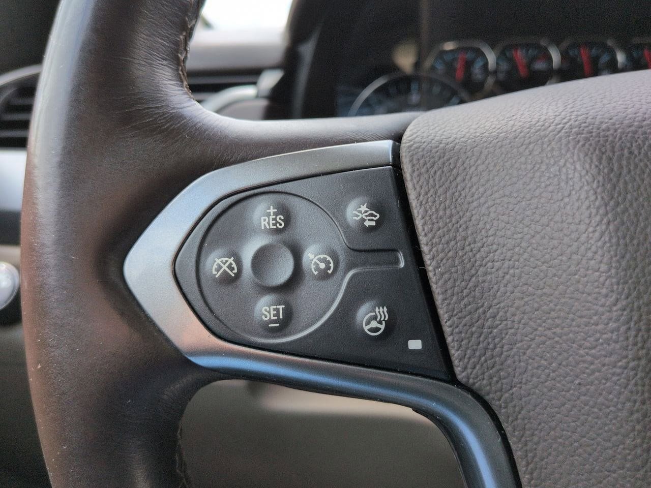 Thumbnail: 2015 Chevrolet Suburban - 24