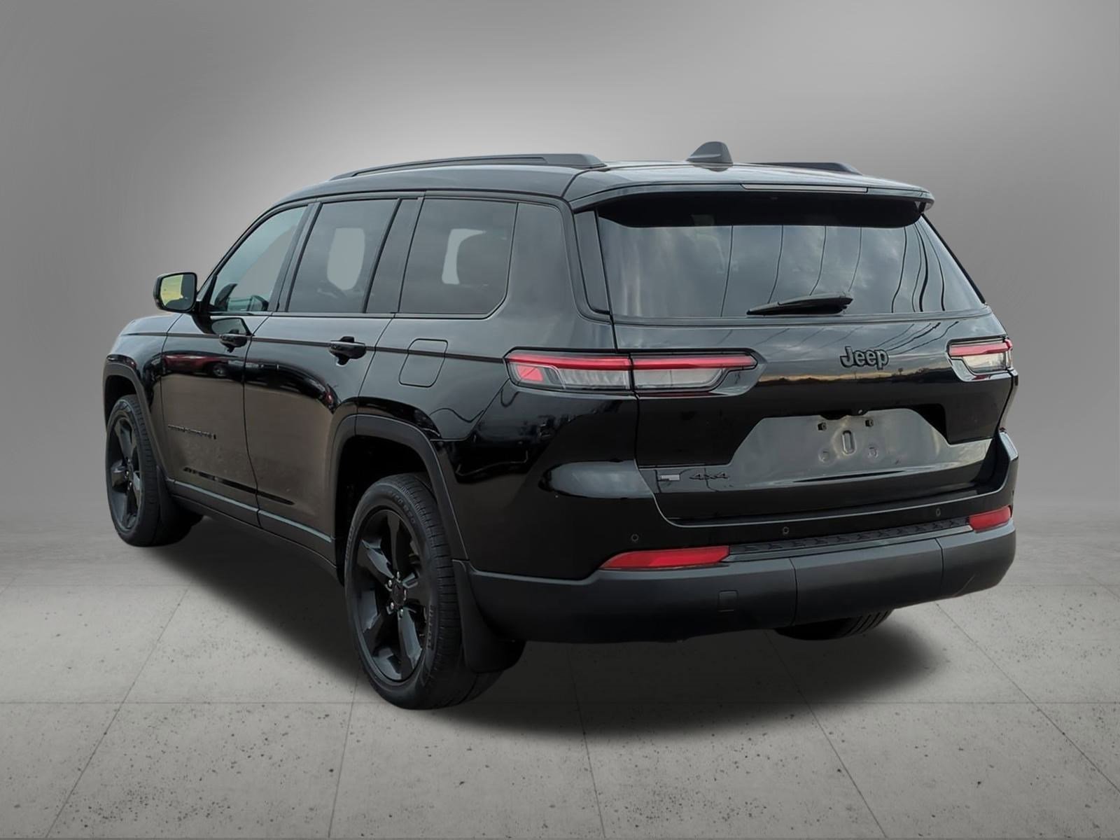 2021 Jeep Grand Cherokee Altitude photo 3