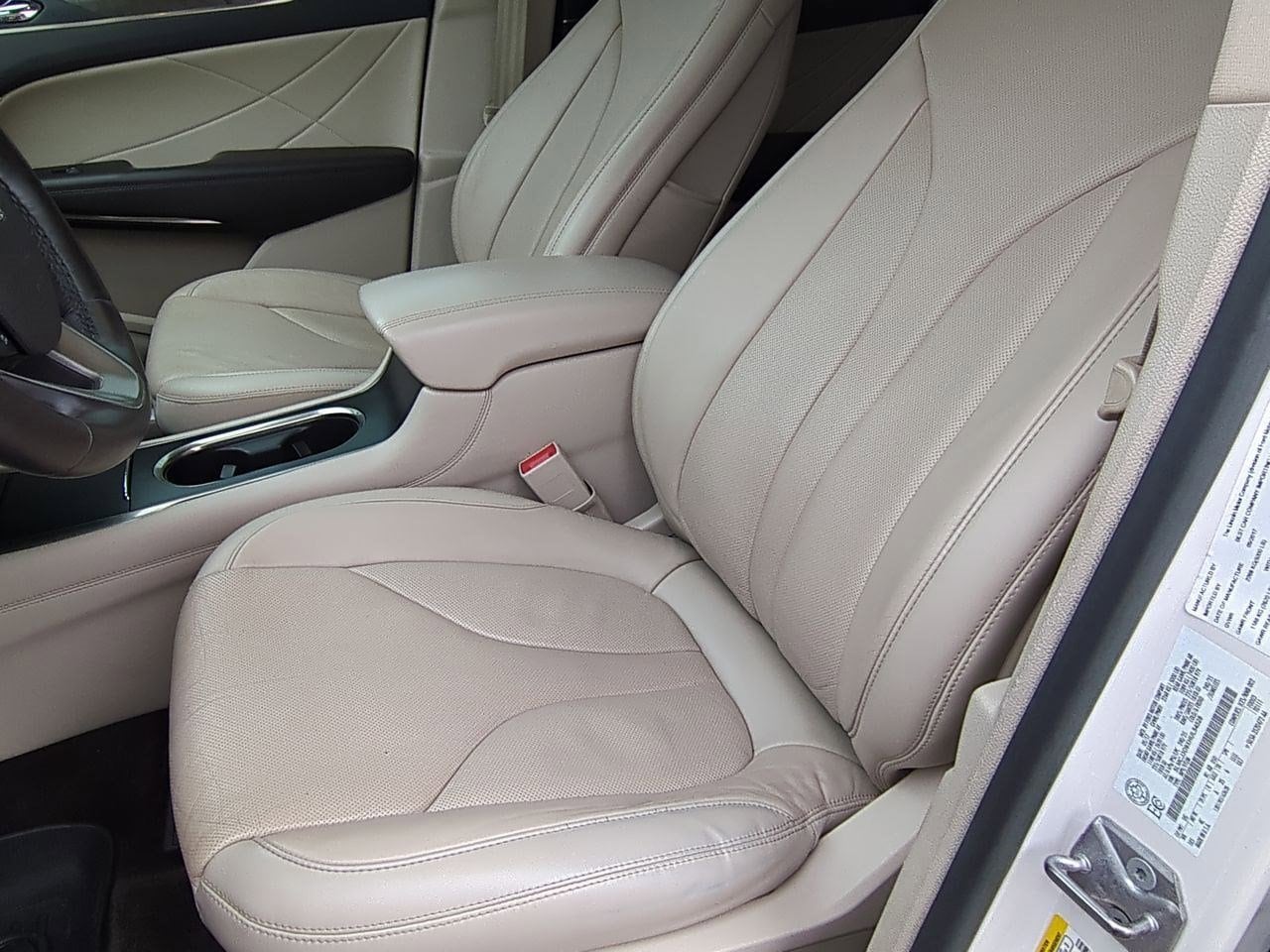 Thumbnail: 2017 Lincoln MKC - 16