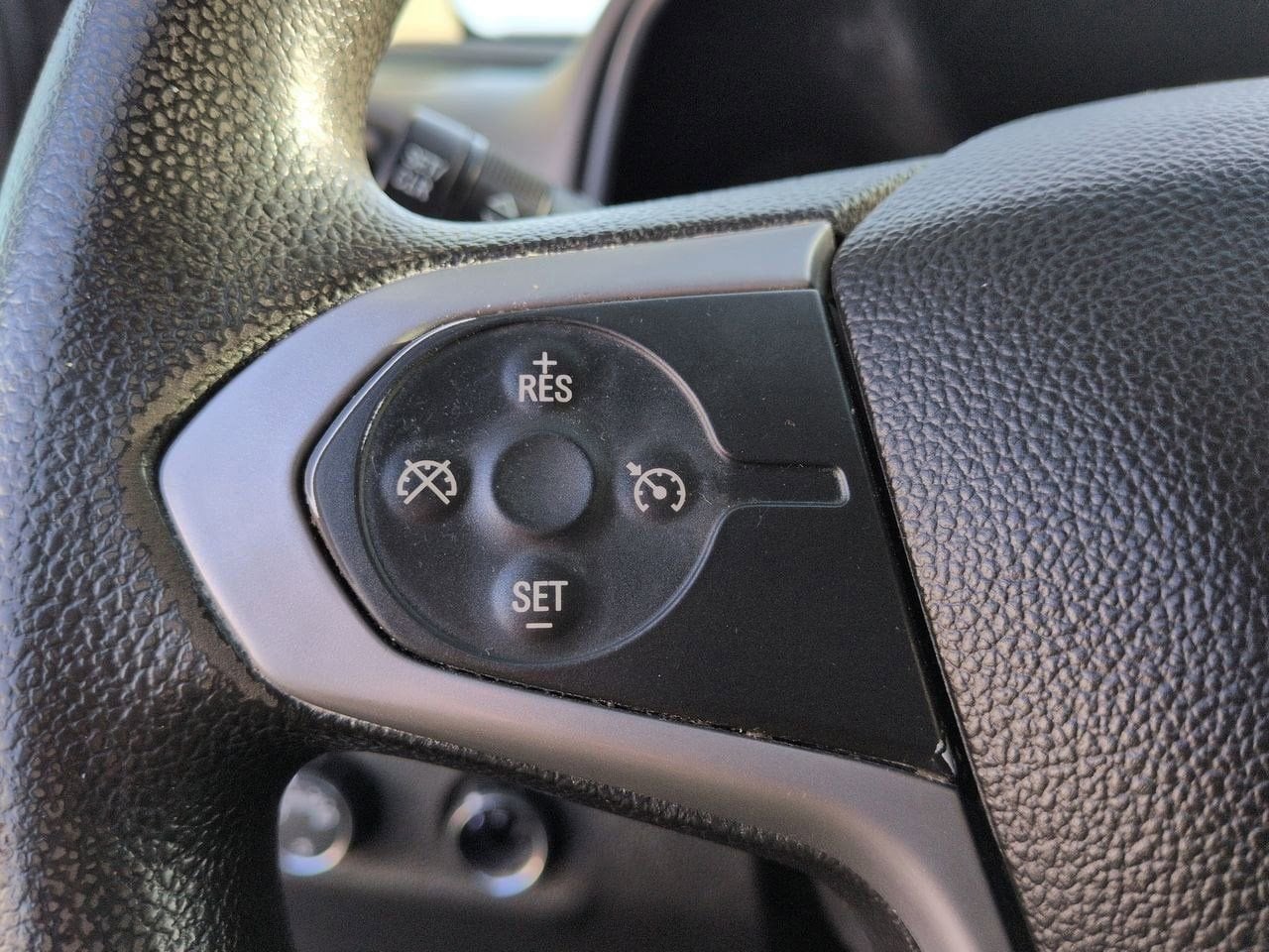 Thumbnail: 2017 Chevrolet Colorado - 23