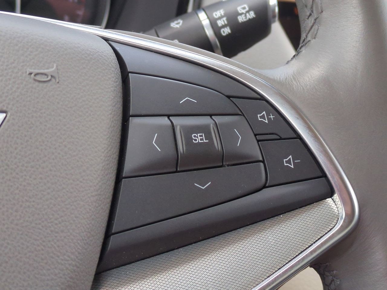Thumbnail: 2023 Cadillac XT5 - 25