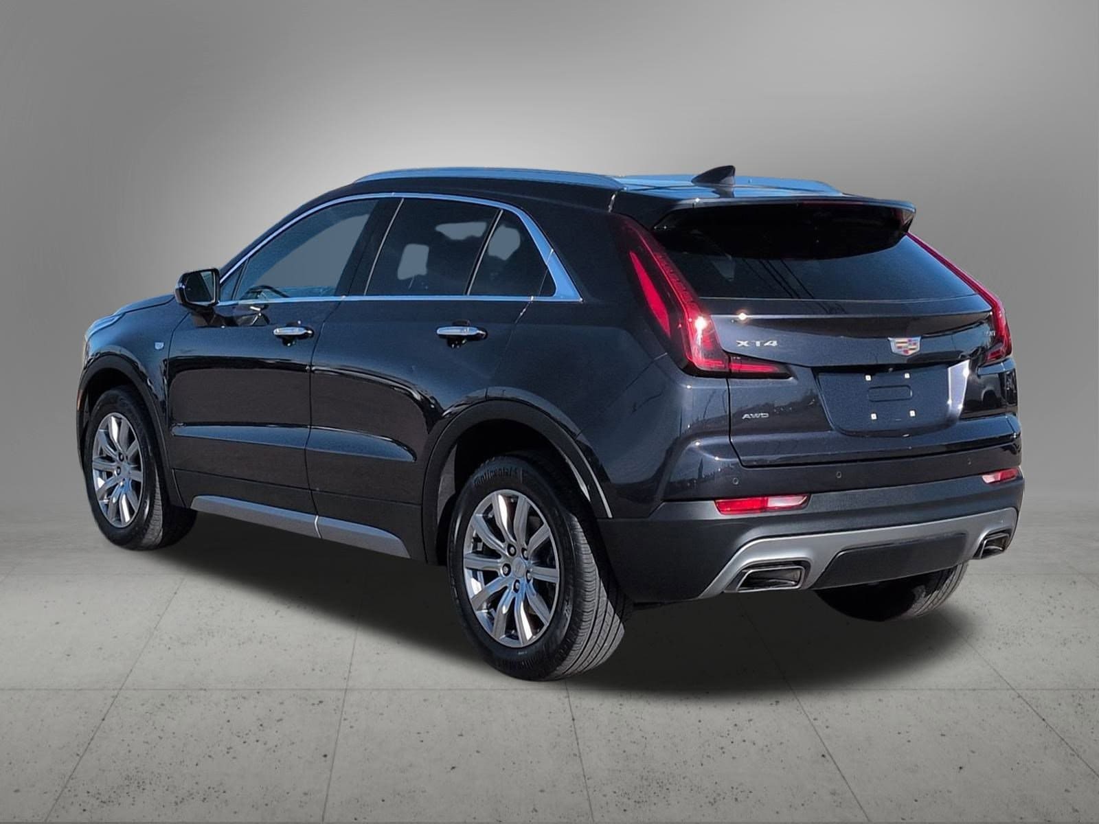Thumbnail: 2023 Cadillac XT4 - 4