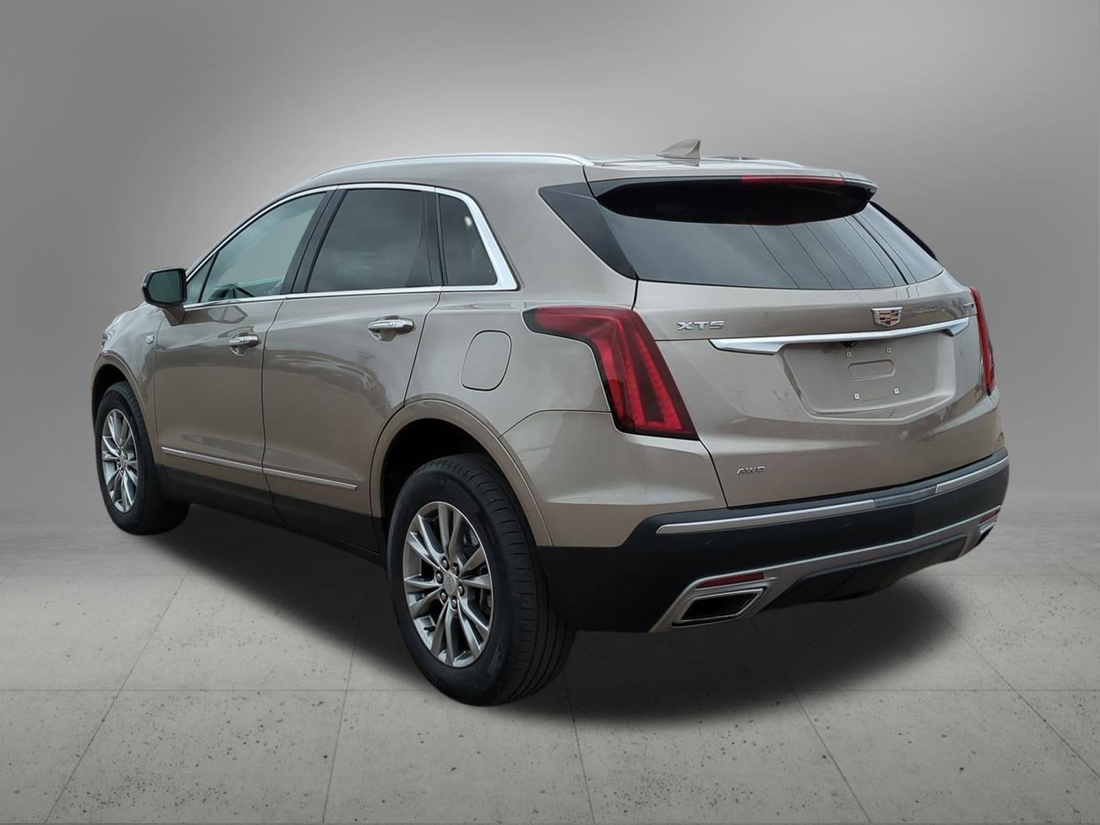 Thumbnail: 2023 Cadillac XT5 - 4