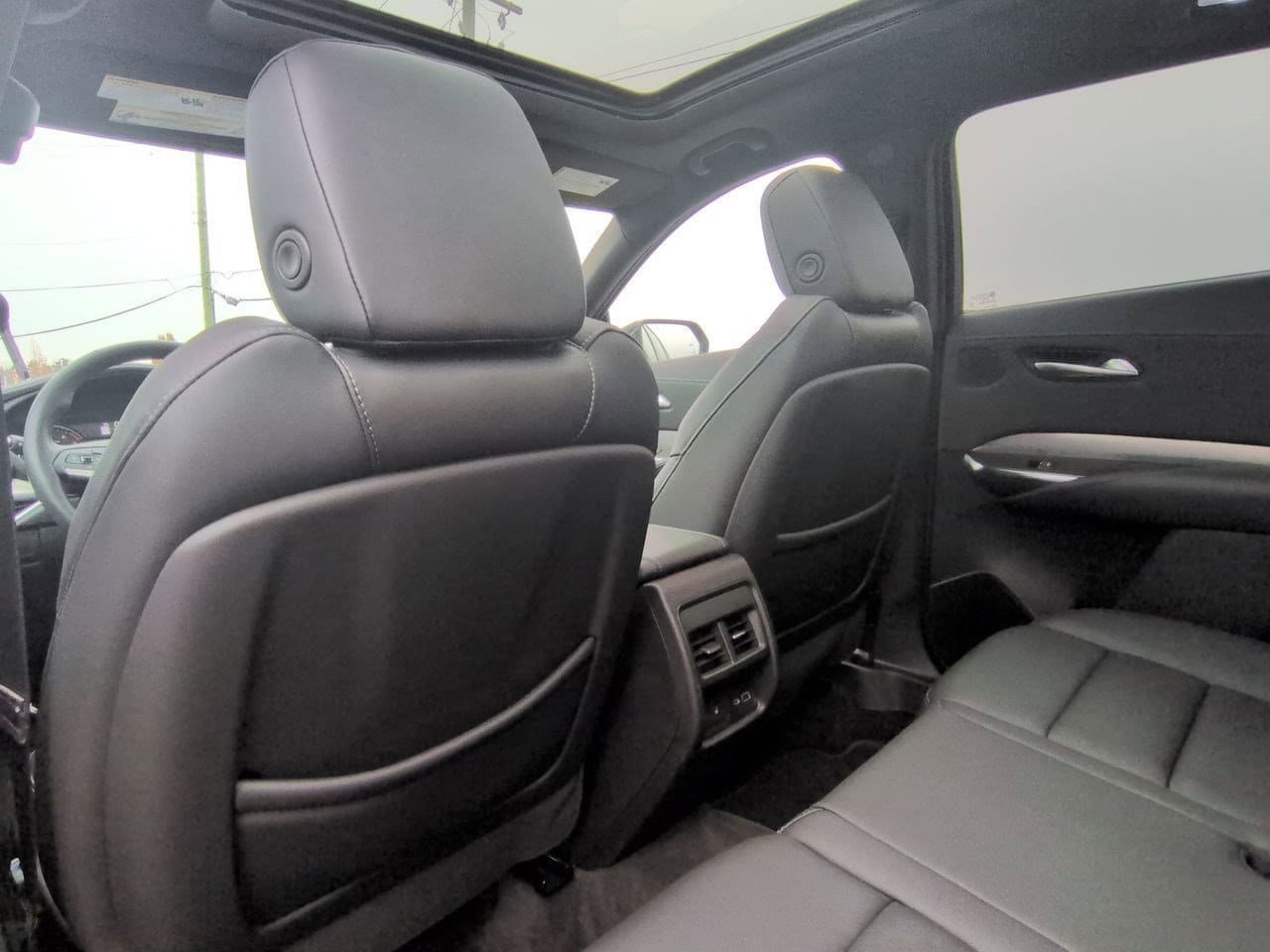 Thumbnail: 2023 Cadillac XT4 - 18