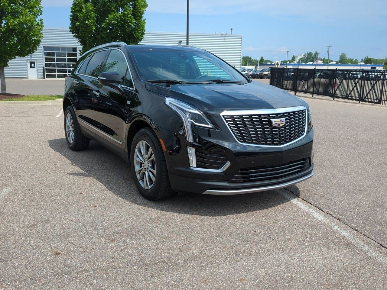 Thumbnail: 2023 Cadillac XT5 - 8