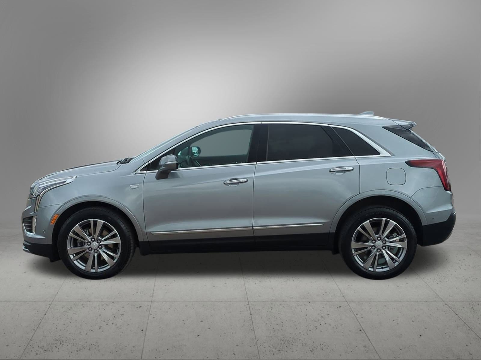 Thumbnail: 2024 Cadillac XT5 - 3