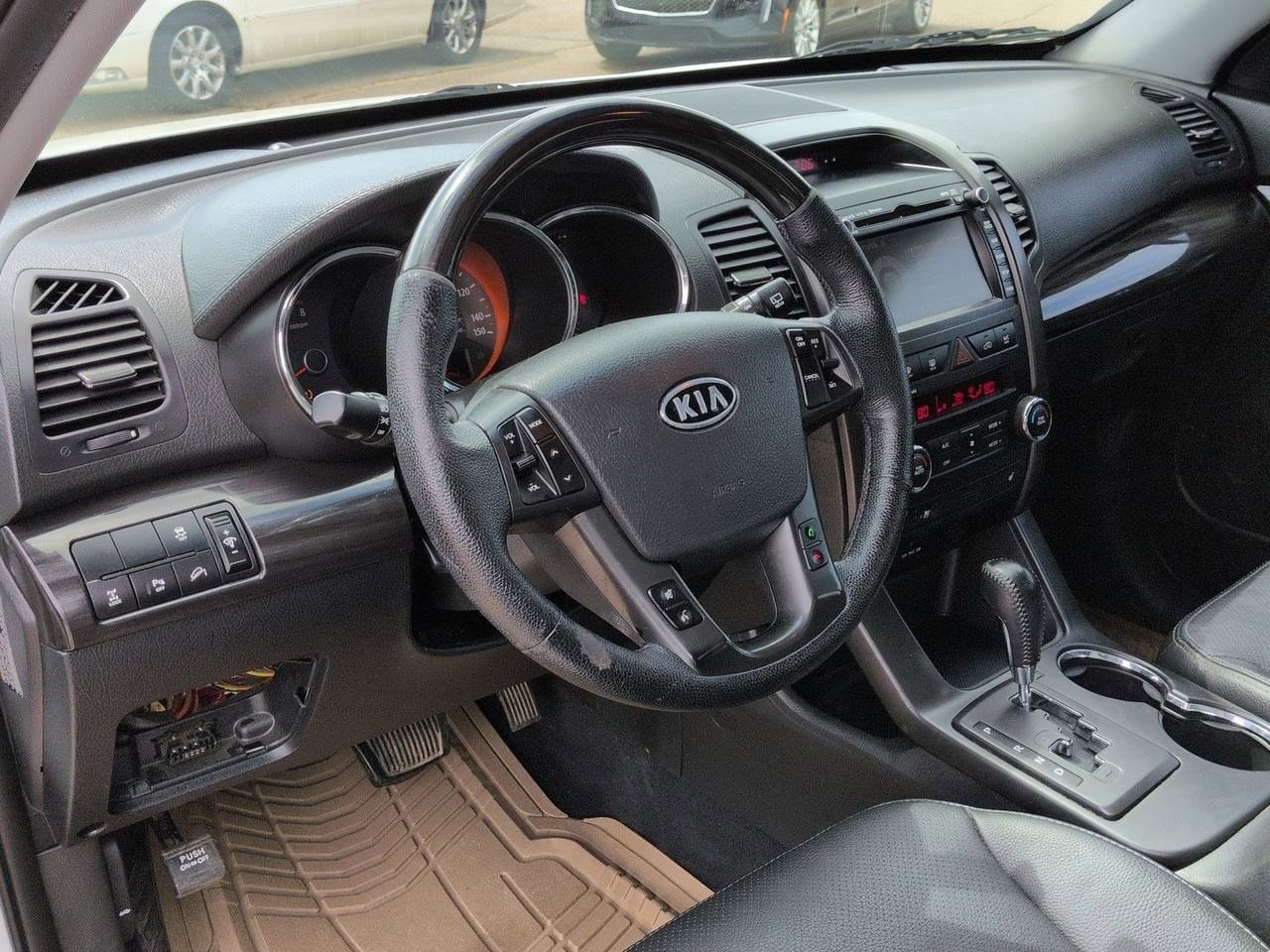 Thumbnail: 2013 Kia Sorento - 2