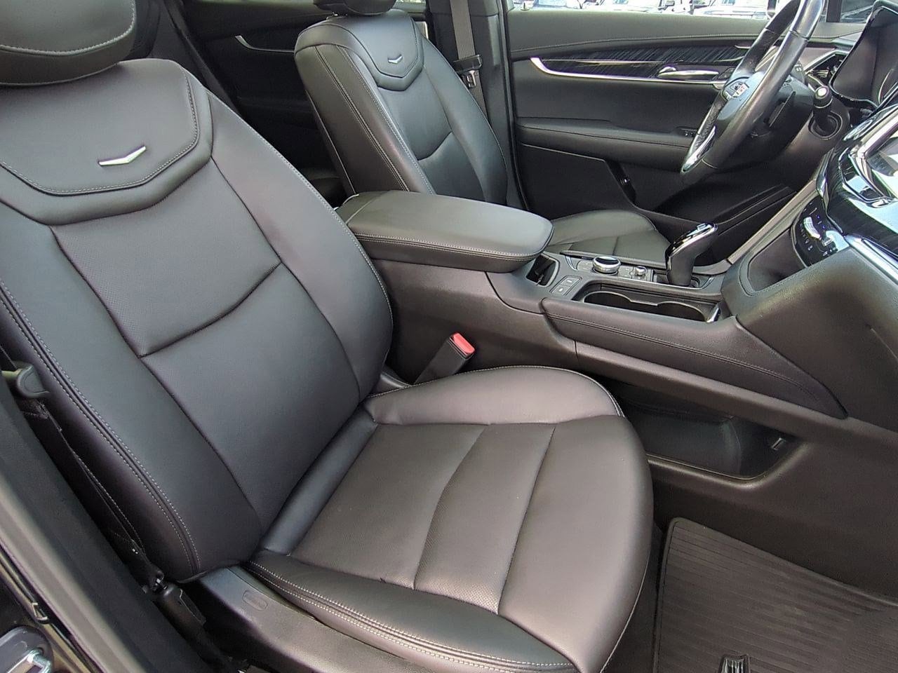 Thumbnail: 2024 Cadillac XT6 - 23