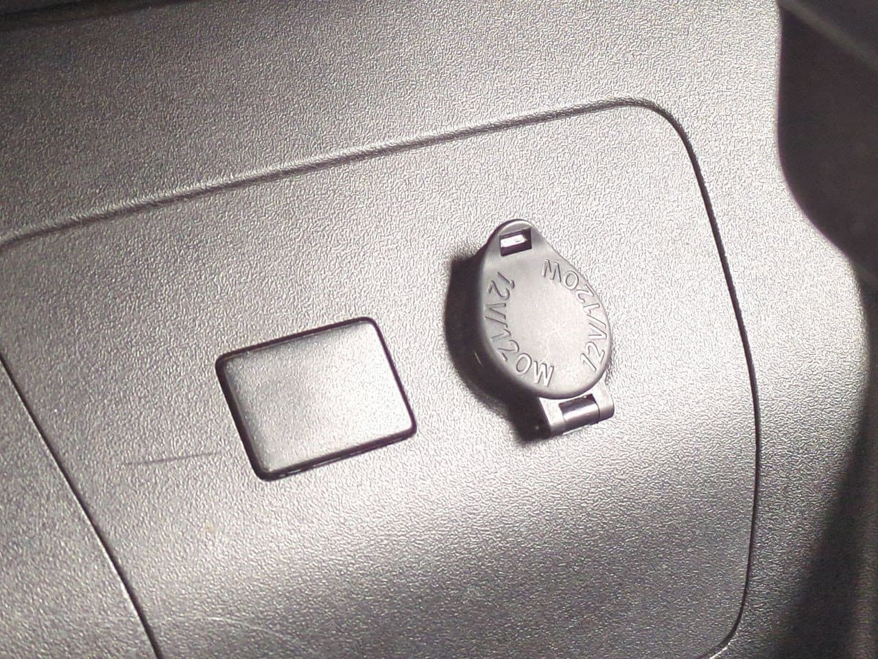 Thumbnail: 2012 Toyota Prius - 30