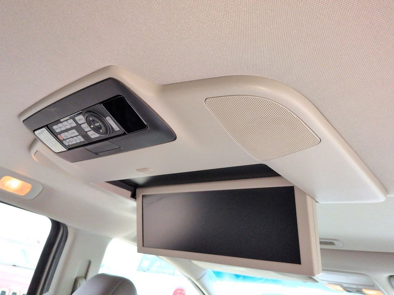 Thumbnail: 2012 Honda Odyssey - 36