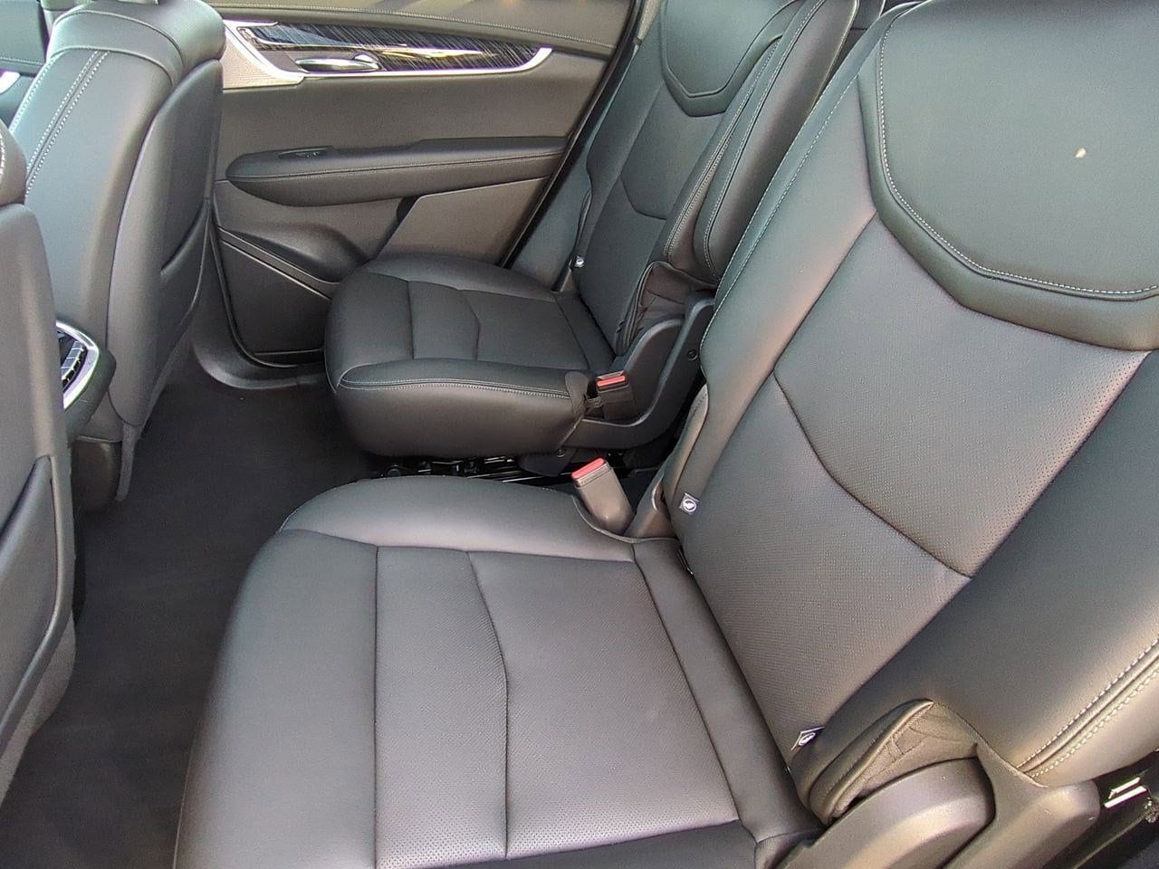 Thumbnail: 2025 Cadillac XT6 - 19