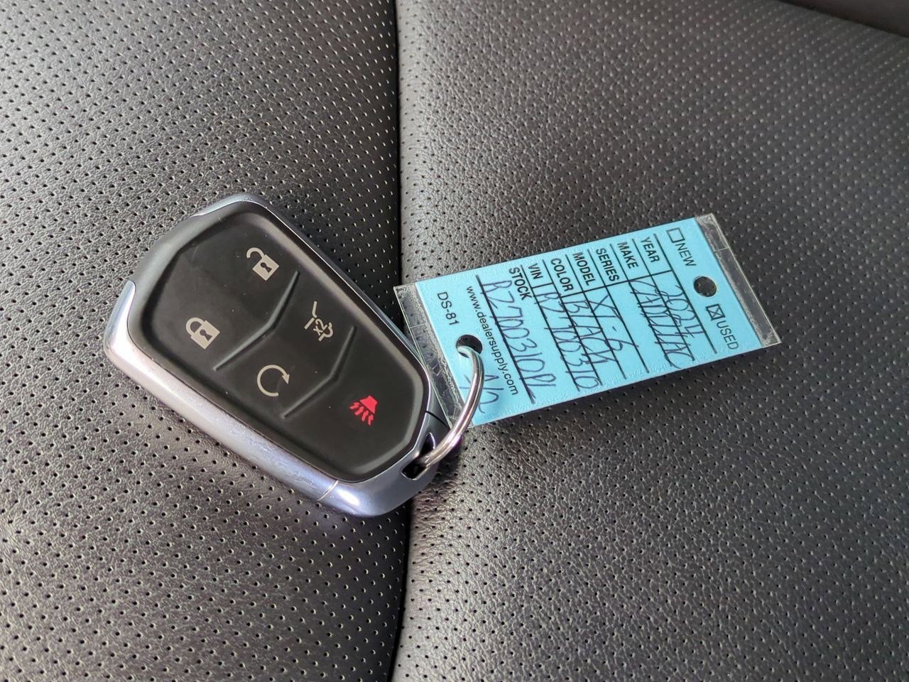 Thumbnail: 2024 Cadillac XT6 - 36