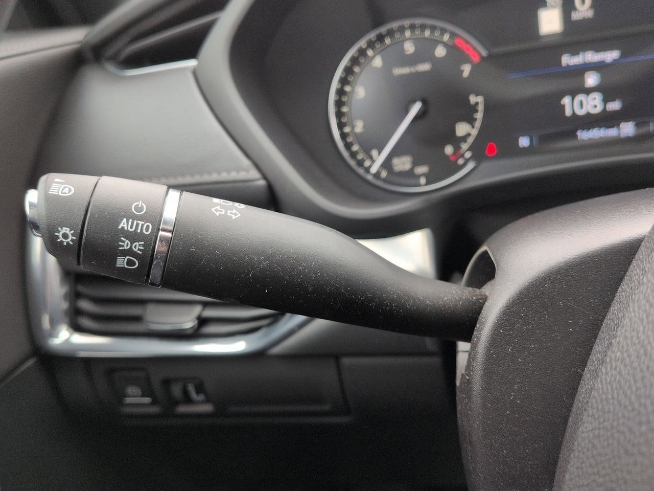 Thumbnail: 2023 Cadillac XT4 - 28