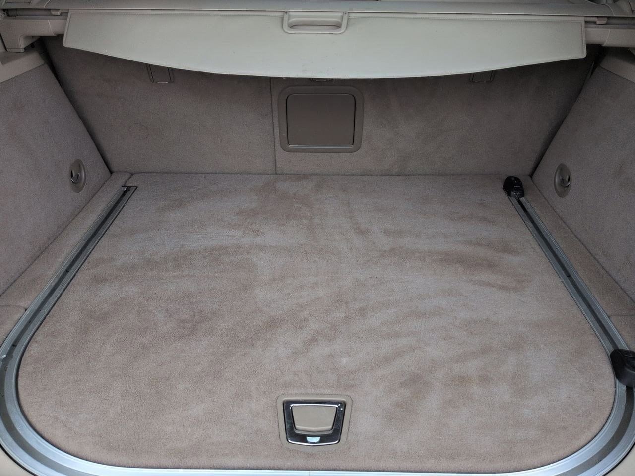 Thumbnail: 2011 Cadillac SRX - 30