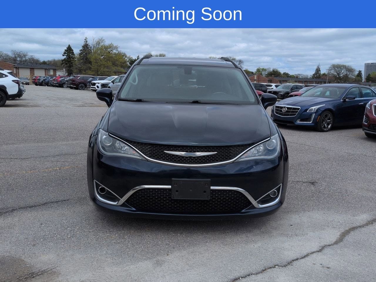 Thumbnail: 2017 Chrysler Pacifica - 9